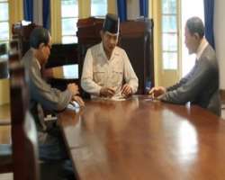 The museum displays a replica of the original furniture as the original was destroyed due to a change in occupation from time to time. You can also se